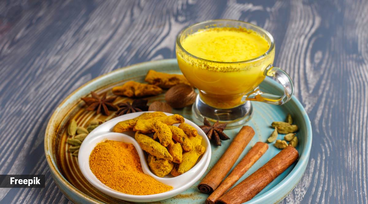 Experts on whether women should consume turmeric milk during pregnancy