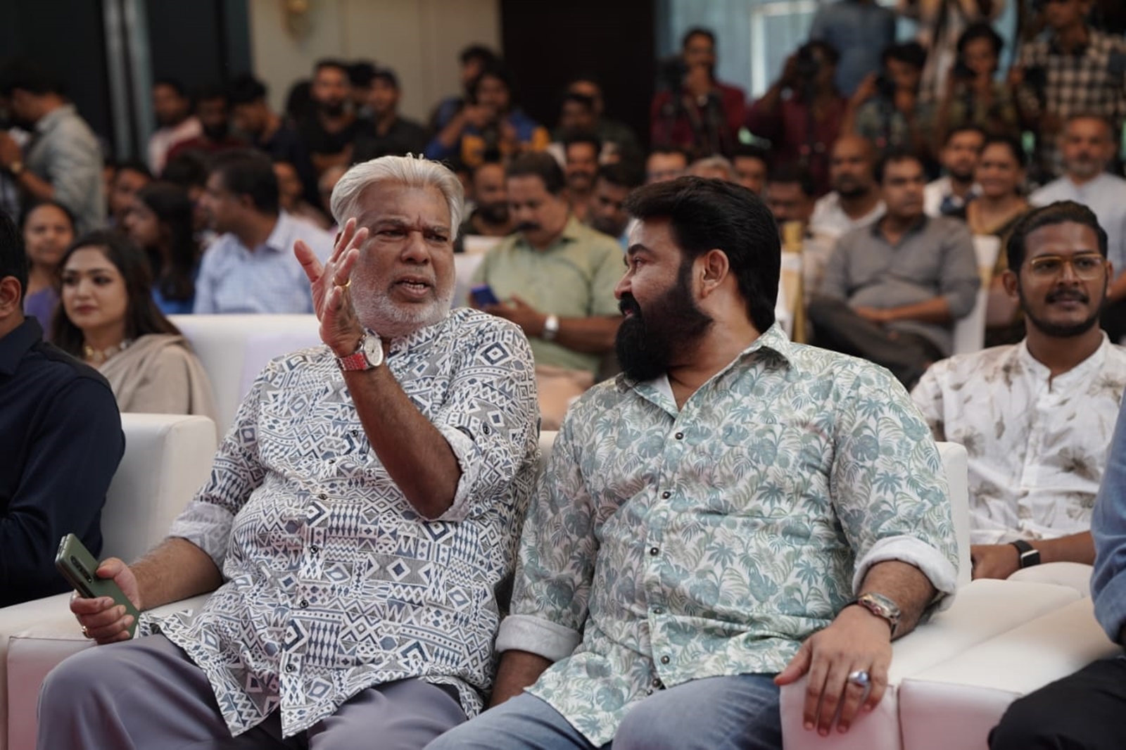 Rambaan motion poster Mohanlal wields gun, hammer for Joshiy’s