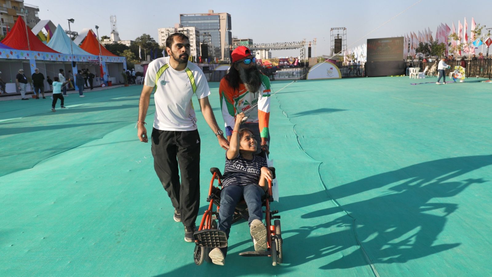 Makar Sankranti What is the importance of flying kites during this