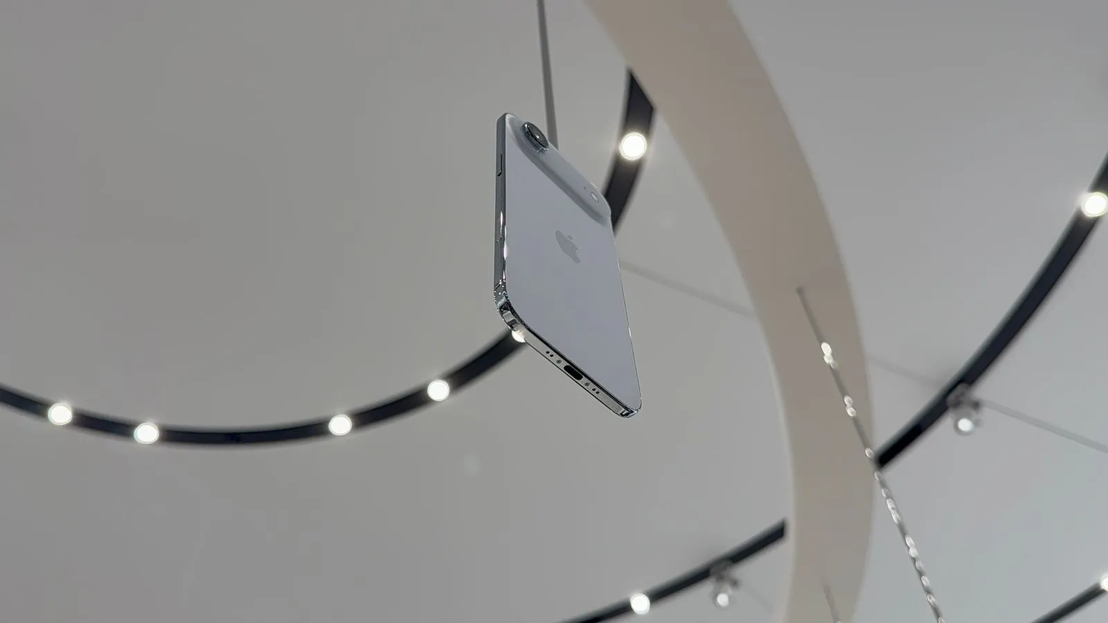 iPhone 17 Air – extrémne tenký dizajn (Apple Event 2025)