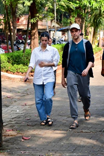 Zarine Khan funeral: Zayed Khan performs last rites as per Hindu traditions; Hrithik Roshan, Bobby Deol pay last respects