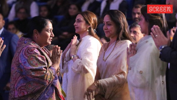 Teary-eyed Hema Malini says she’ll have to learn to live without Dharmendra at prayer meet: ‘Humaara pyaar sacha tha’